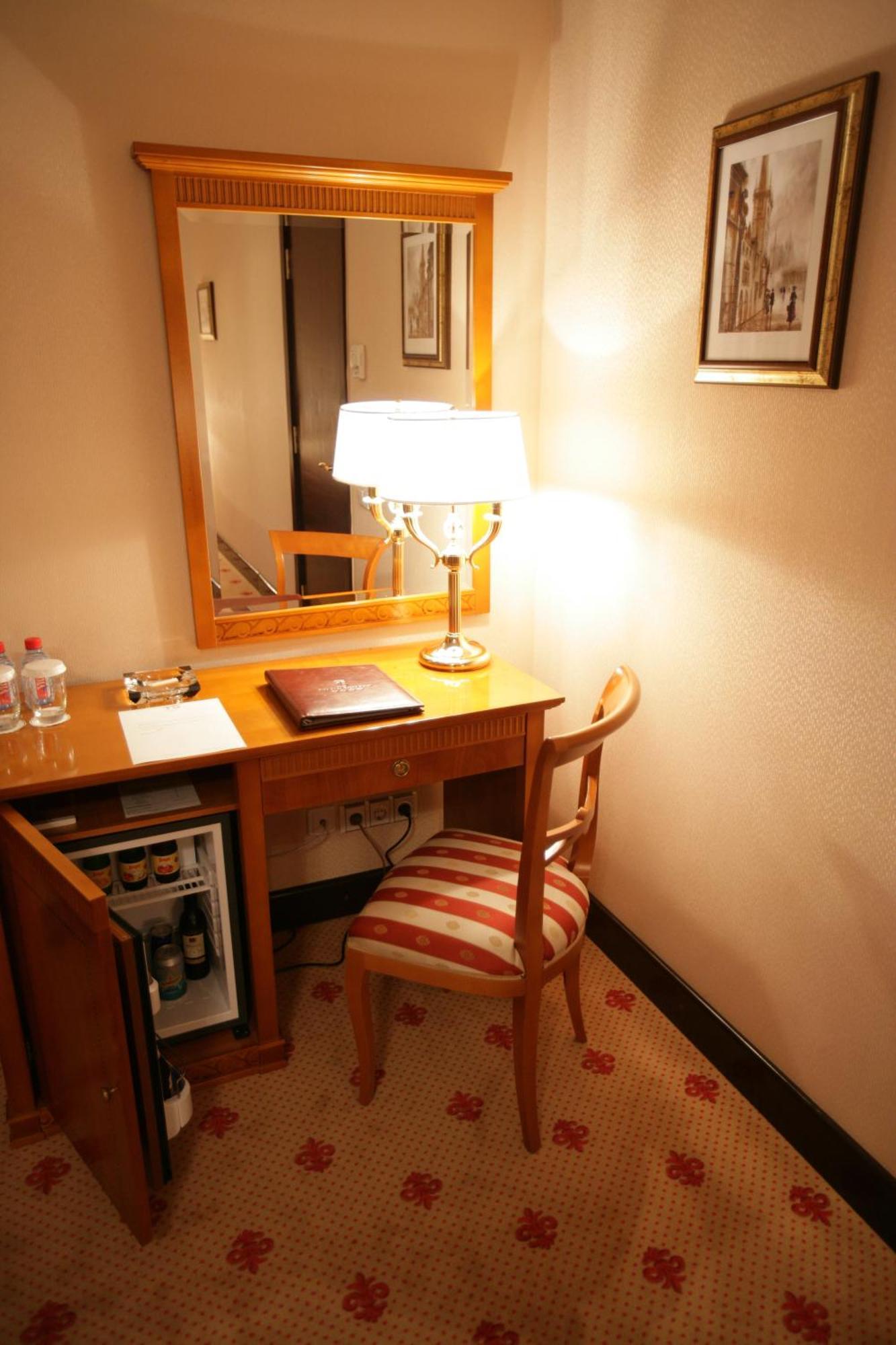 Grand Tien Shan Hotel Almaty Quarto foto