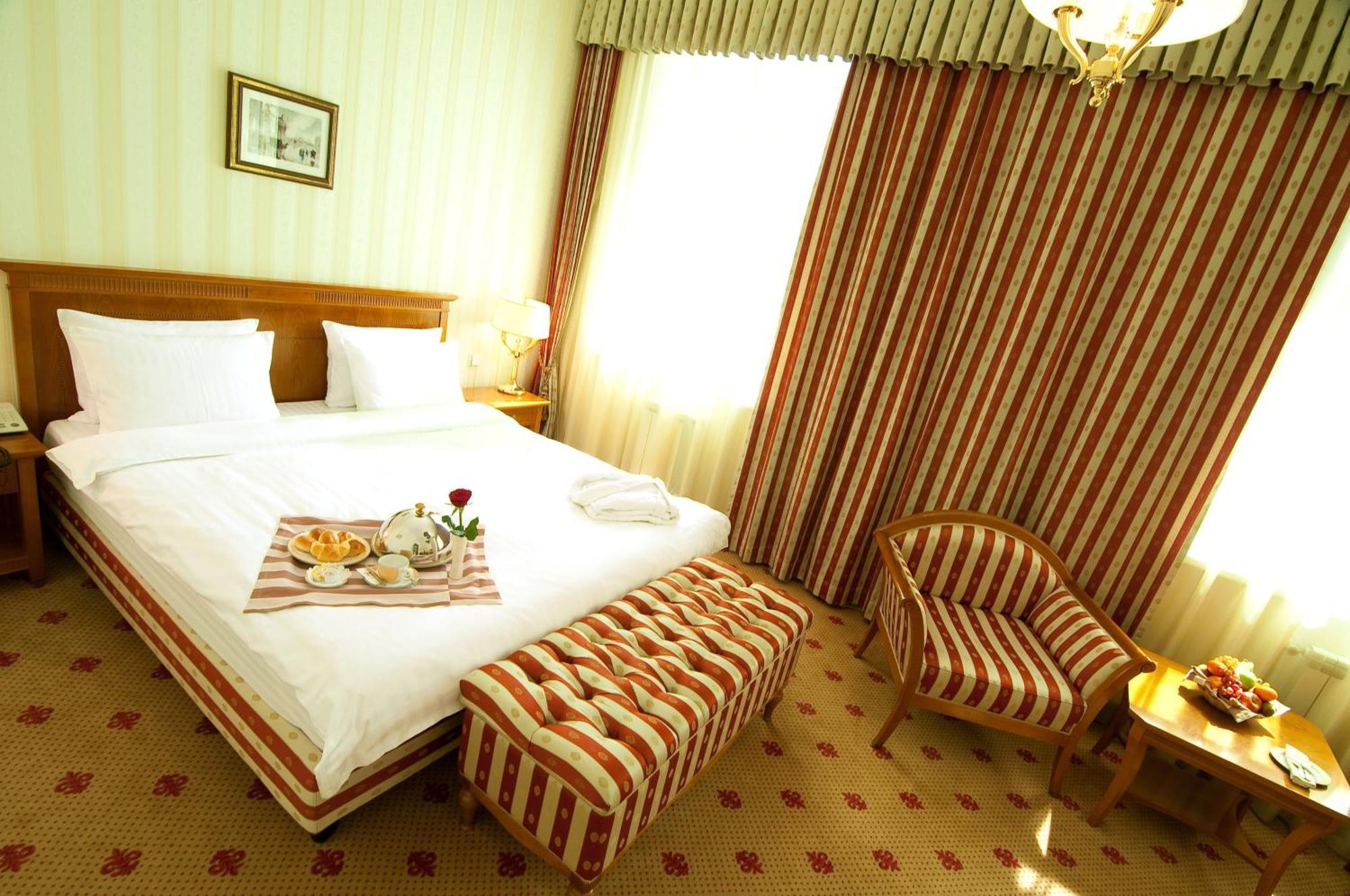 Grand Tien Shan Hotel Almaty Quarto foto